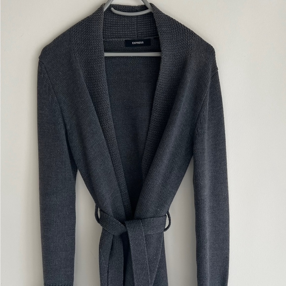 Woman’s long shawl collar cardigan that ties. Size small